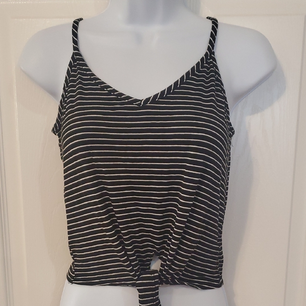 Livi By Olivia Rae Top Size Small